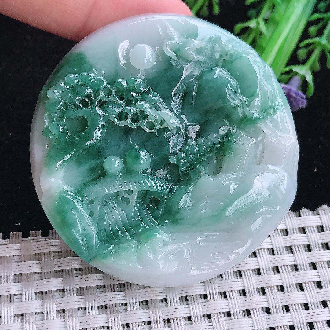 实拍A货翡翠56.5/8.5老坑精美温润飘蓝花山水牌吊坠翡翠玉牌大好河山