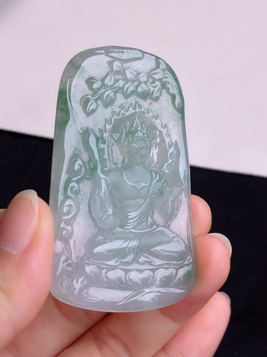 冰飘花观音，晶莹剔透，尺寸67.3/38.5/5/自然光实拍