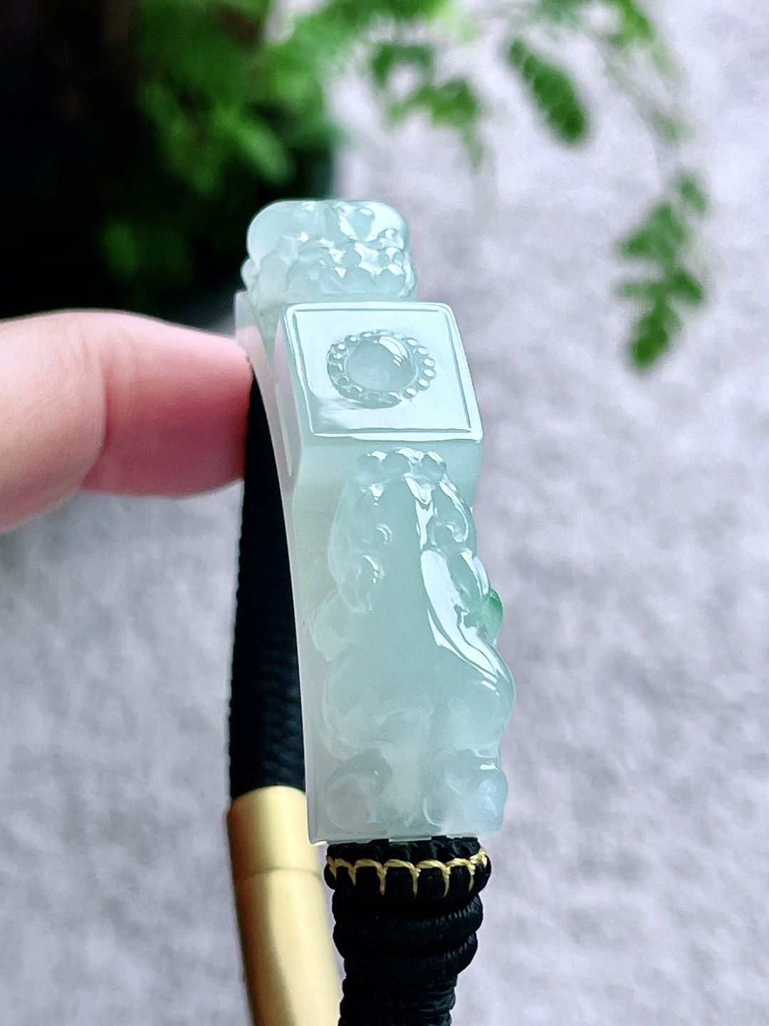 冰晴水貔貅手牌 立体精雕 超厚