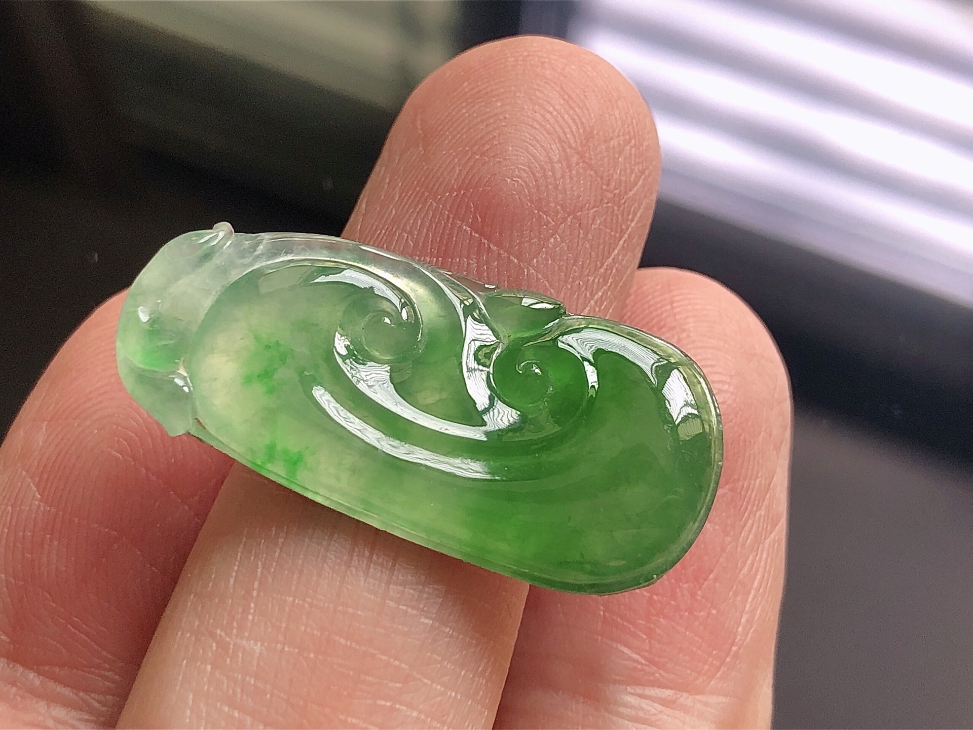 ️ 如意， 色泽极美，通透水润，玉质细腻，夺目迷人，镶嵌效果，品相，无裂，尺寸30.6*14.2*2.8