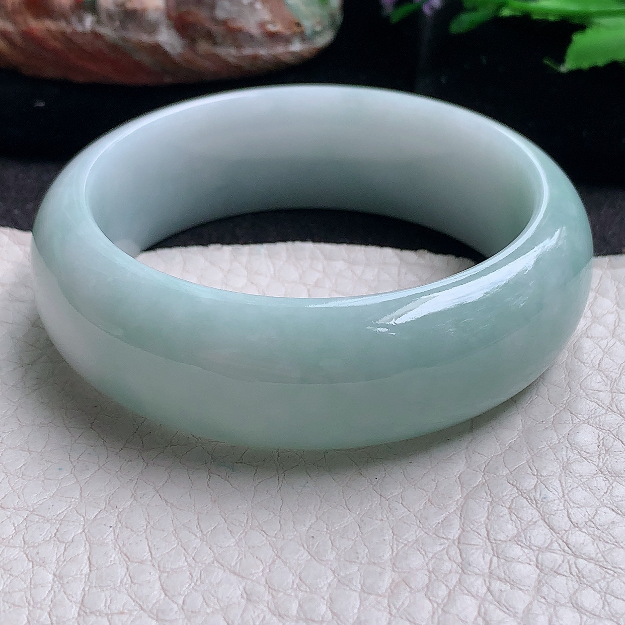 js小圈口50.5*18*8轮胎镯 翡翠a货玉手镯 浅绿细润正圈玉手环