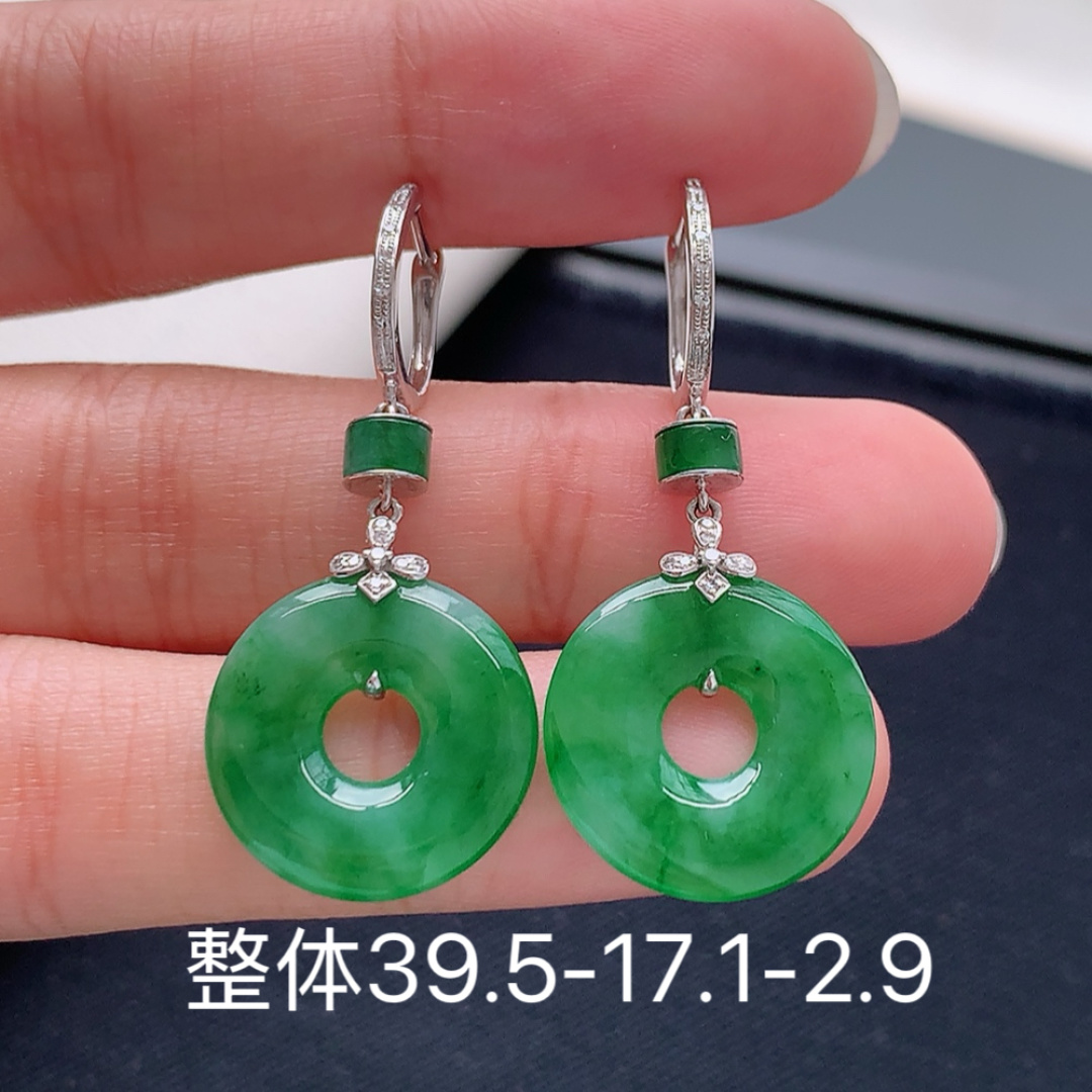 冰阳绿甜甜圈耳坠 料子细腻，种老水润，品相喜悦，佩戴优雅灵气 货号18606，39.5-17.1-2