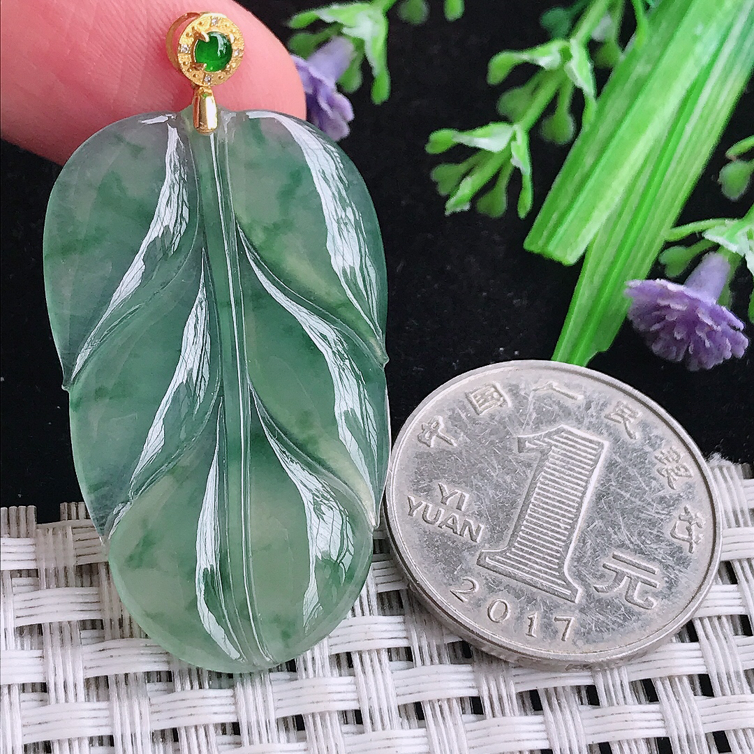 实拍A货翡翠39/23.8/3.8老坑18k金镶嵌冰种飘花叶子吊坠翡翠玉牌