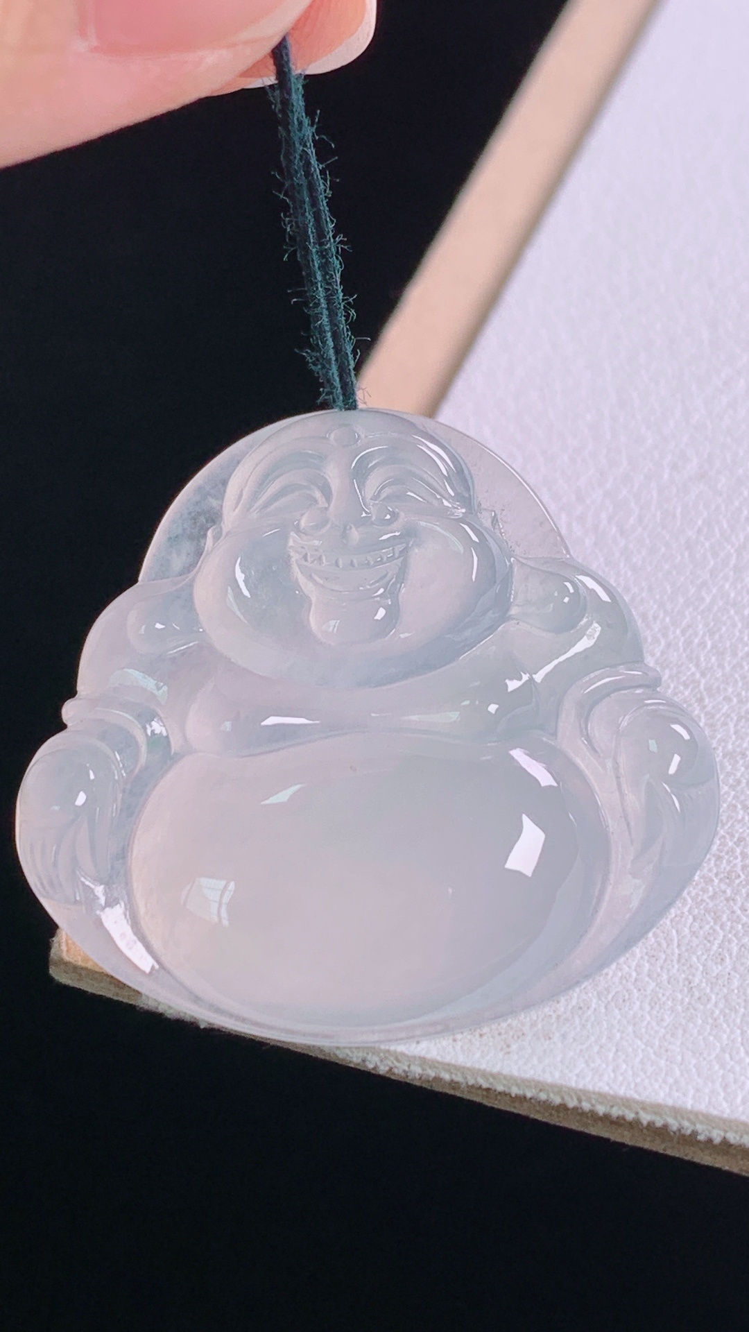 佛公，一刀切 种水，冰透起光，无裂 尺寸:28.8-31.4-5.8mm