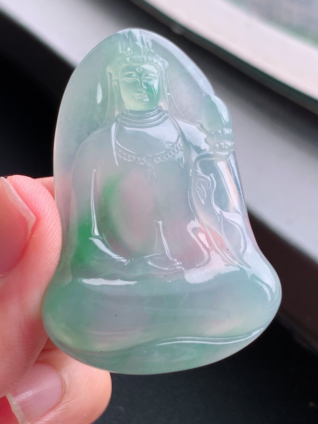 冰飘绿素衣观音，种水冰润飘花灵动，开脸慈祥寓意平安 裸石51.7-34.9-5.7 自然光拍摄 0206
