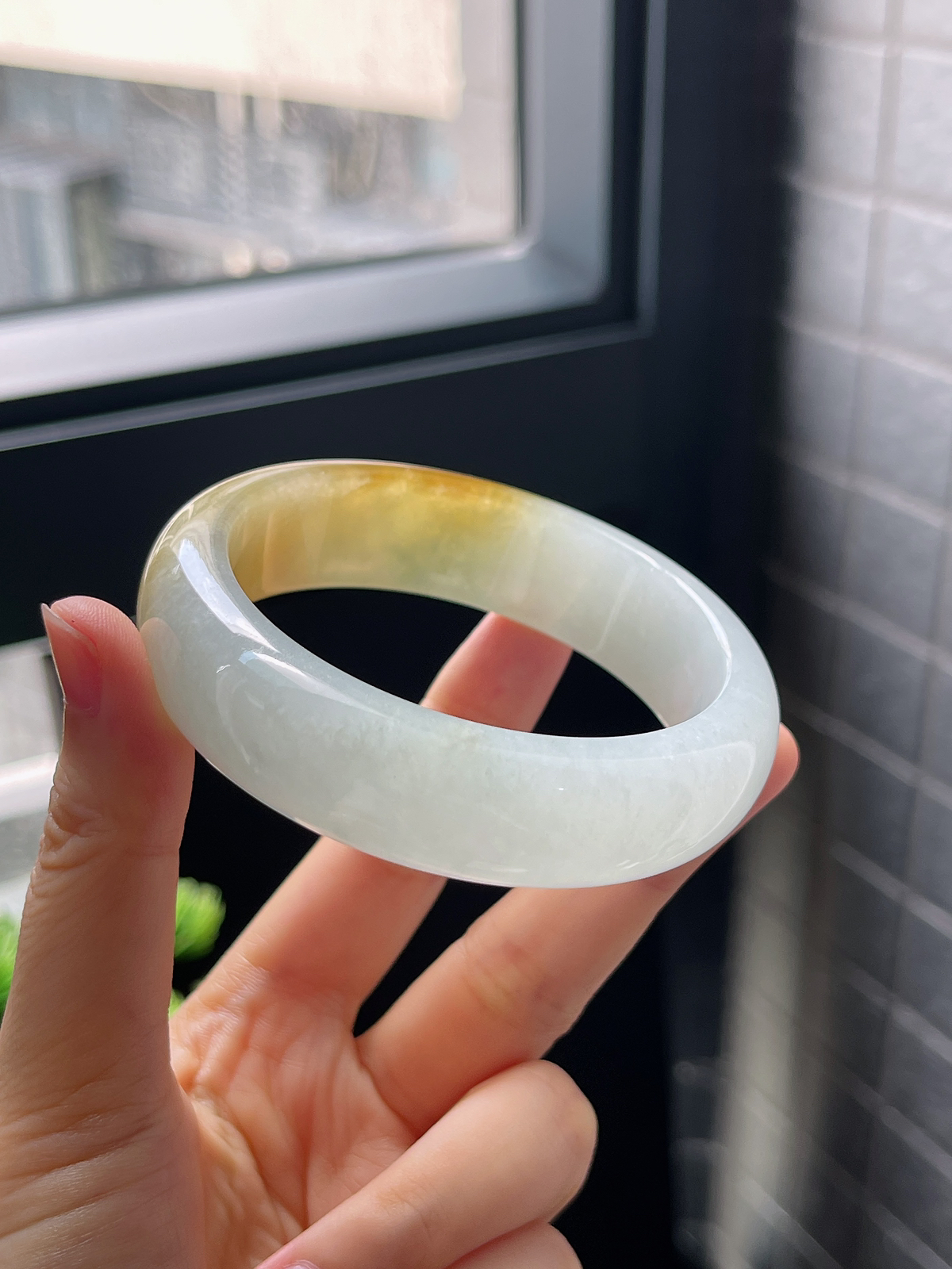 圈口57.2，冰糯黄翡宽版翡翠手镯