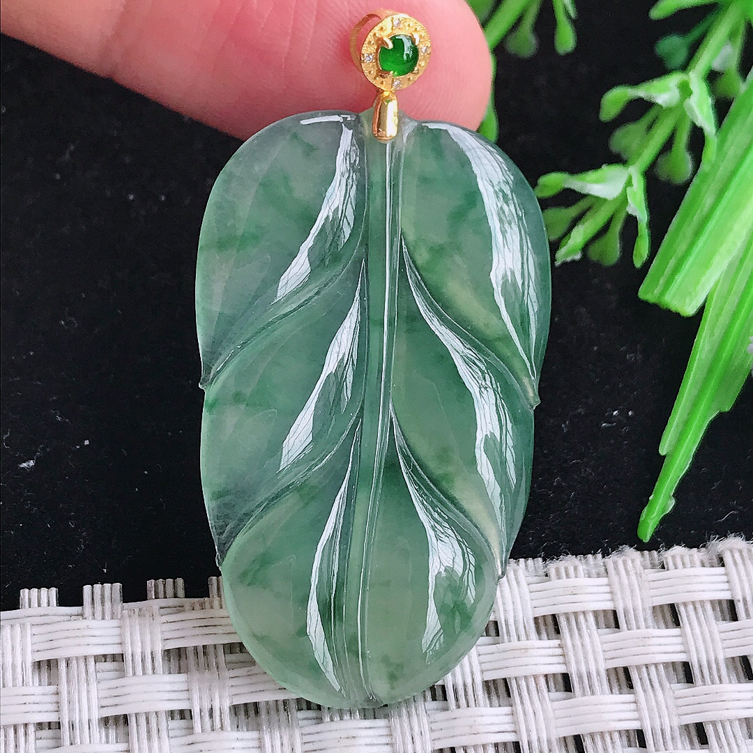 实拍A货翡翠39/23.8/3.8老坑18k金镶嵌冰种飘花叶子吊坠翡翠玉牌