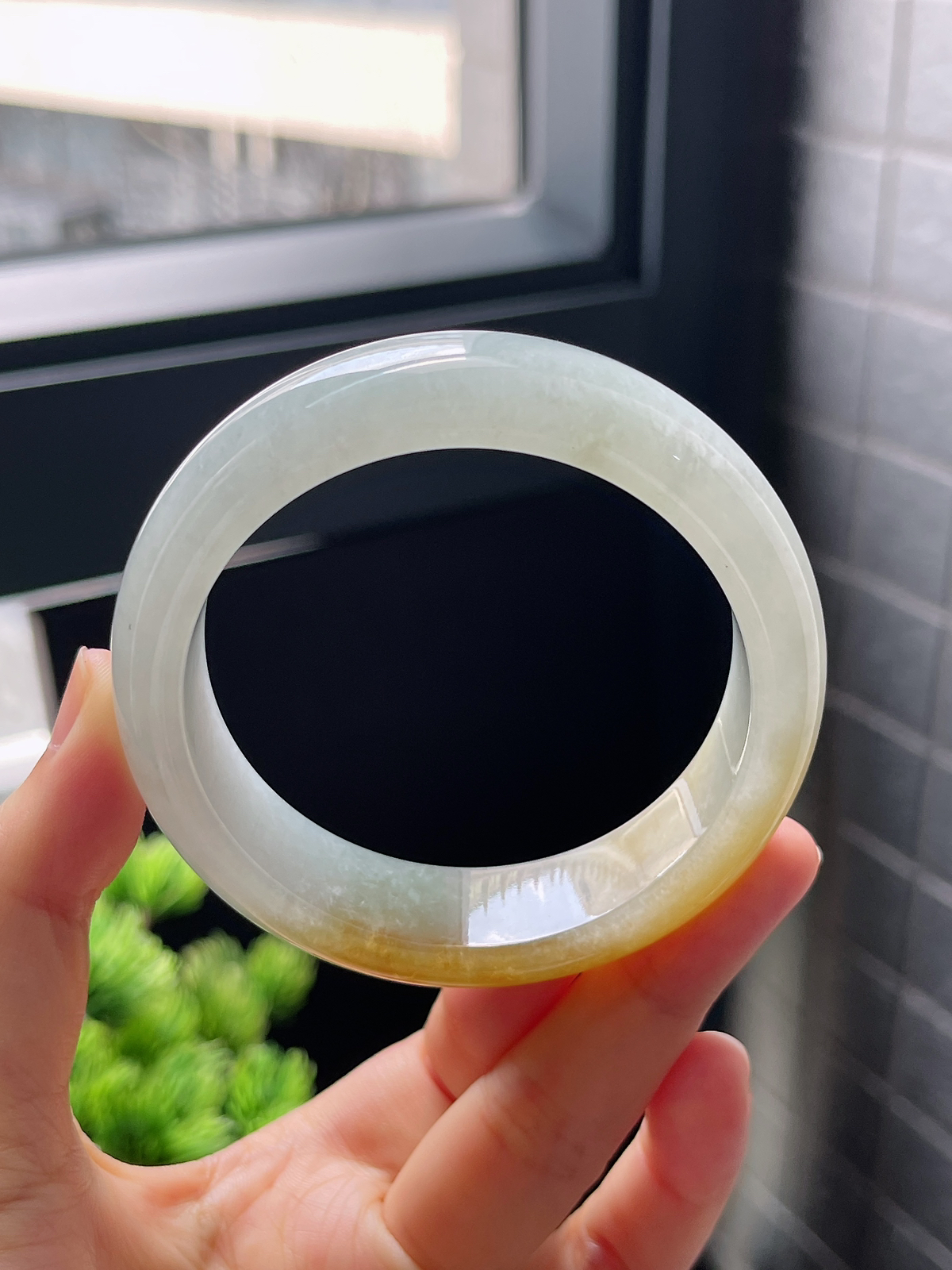 圈口57.2，冰糯黄翡宽版翡翠手镯
