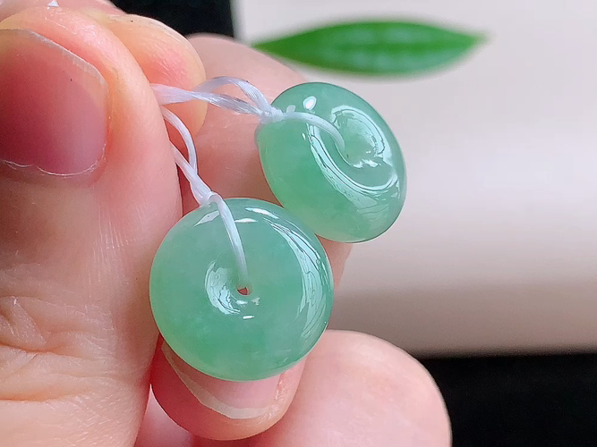 平安扣一对，无裂，尺寸13.5-5.8mm，包A附证书