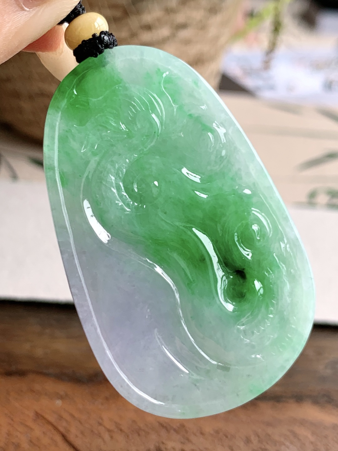 冰春彩龙牌大龙牌吊坠 缅料 性比高 超厚 飘绿 尺寸59-38-10.2 重量47.4克
