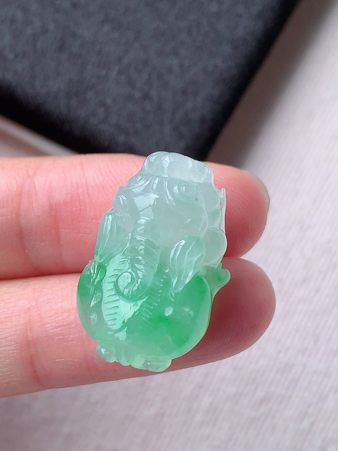 ️️ 冰飘绿貔貅挂件种老底子细腻，品相喜悦，佩戴精致优雅，22.9-15-10.7