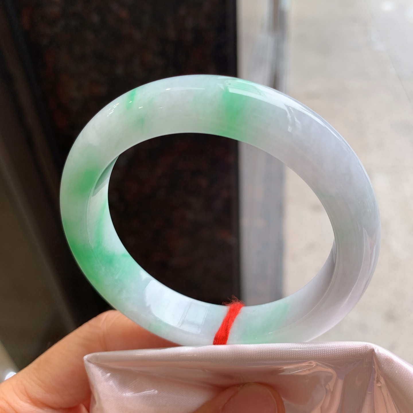 正圈飘绿 微细纹 尺寸：55.5/12.5/9.2 版型好