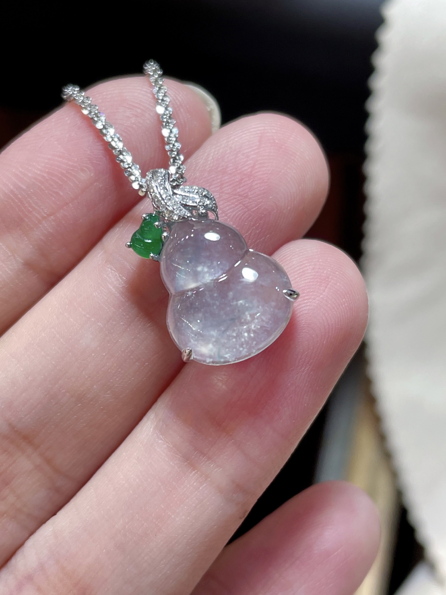 ️ 翡翠冰种葫芦吊坠，起荧光，种水好好裸石很饱满，专挑好品相，18k镶嵌，14.2-12.2-3.8