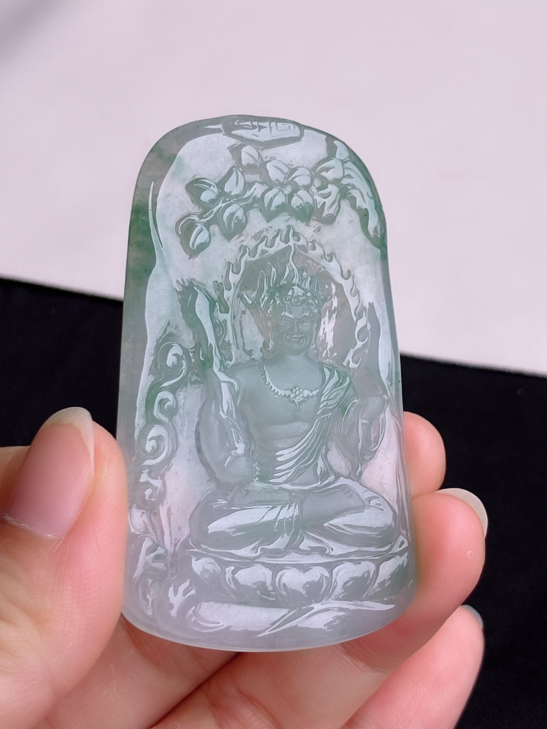 冰飘花观音，晶莹剔透，尺寸67.3/38.5/5/自然光实拍