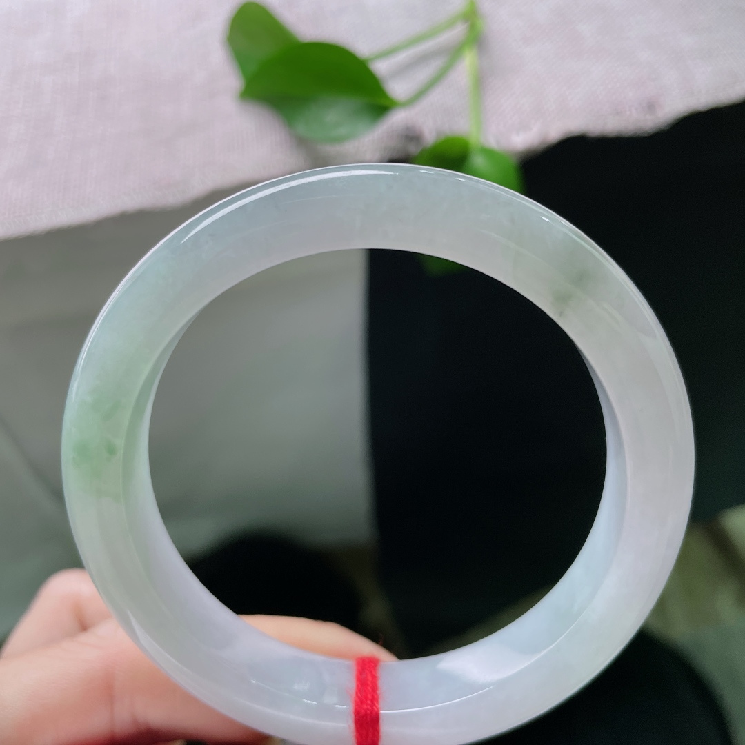 57.6/11.4/8.5，淡绿底正圈，水头好，干净，清润舒爽，一点侧纹不显，ss52840a