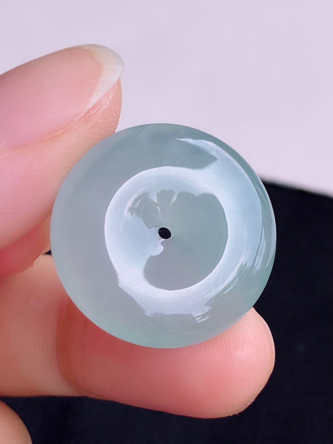 底色平安扣，晶莹剔透，尺寸23.6/5.8/自然光实拍