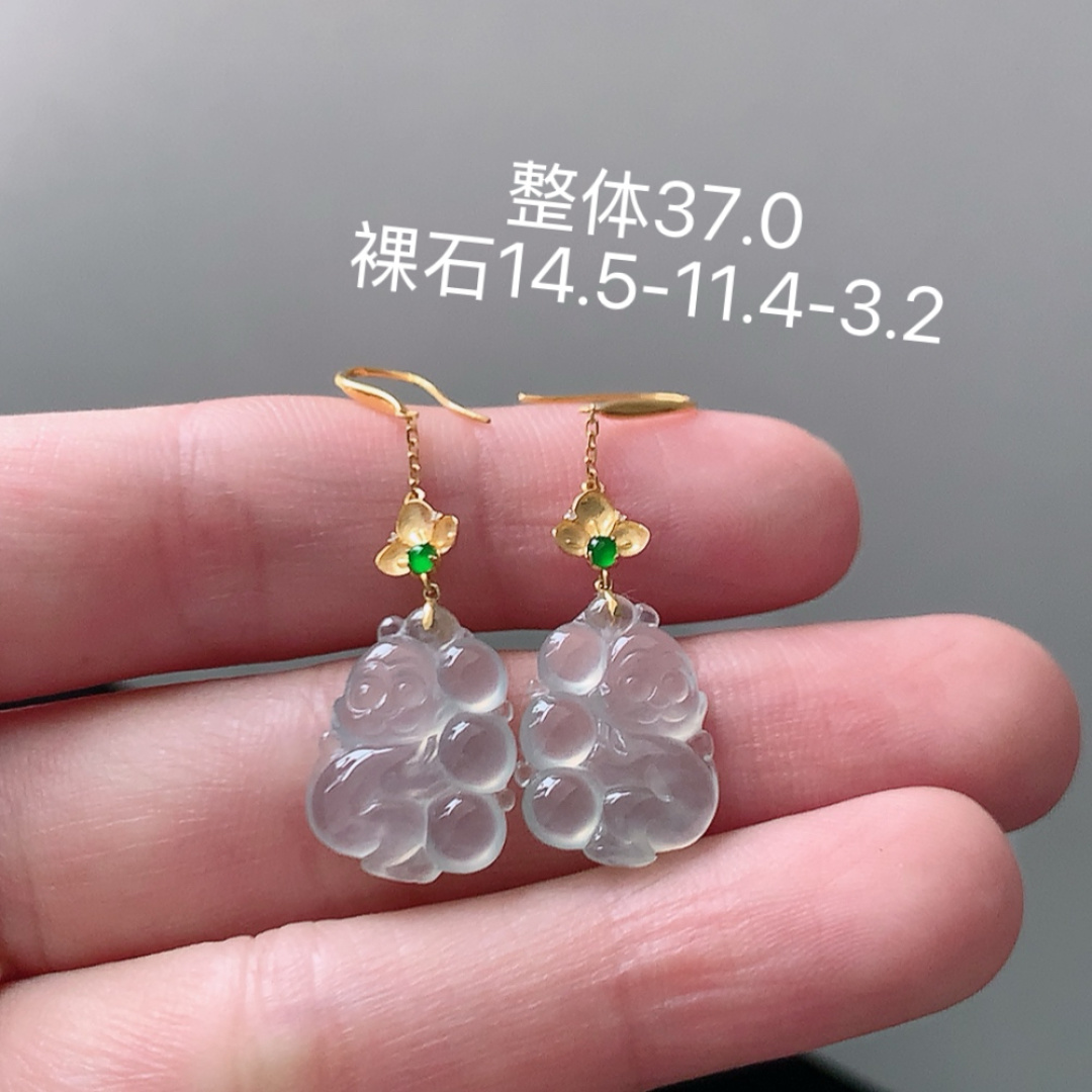 灵猴耳坠。底子细腻，水润十足，佩戴福气满满，14.5-11.4-3.2
