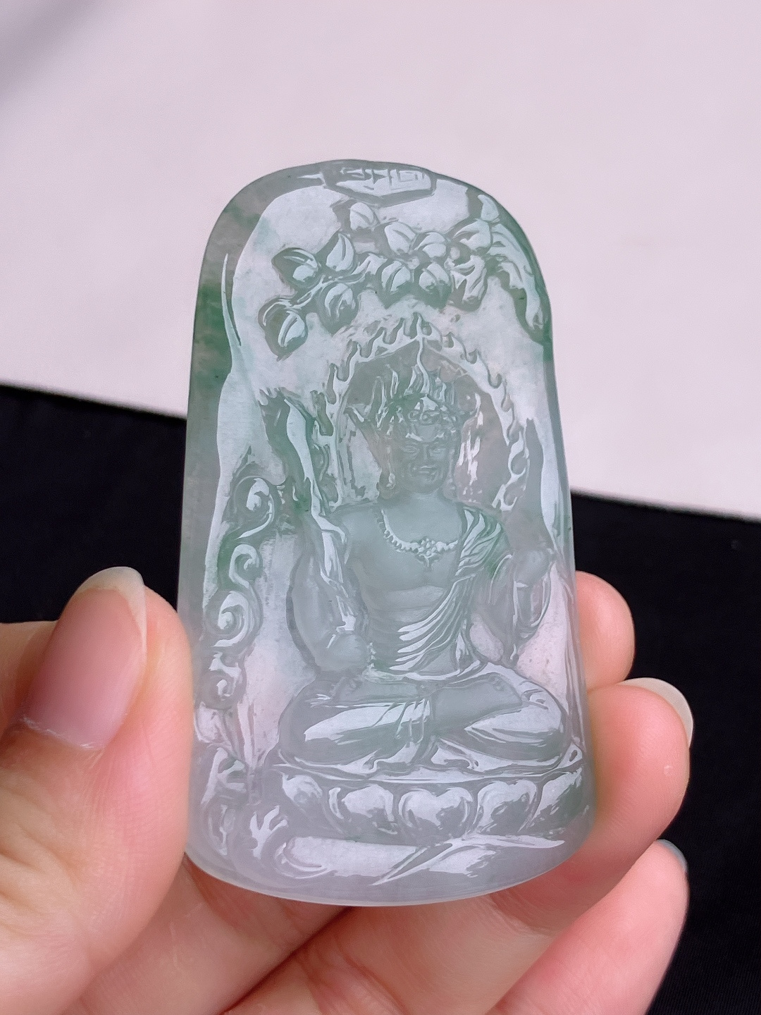 冰飘花观音，晶莹剔透，尺寸67.3/38.5/5/自然光实拍