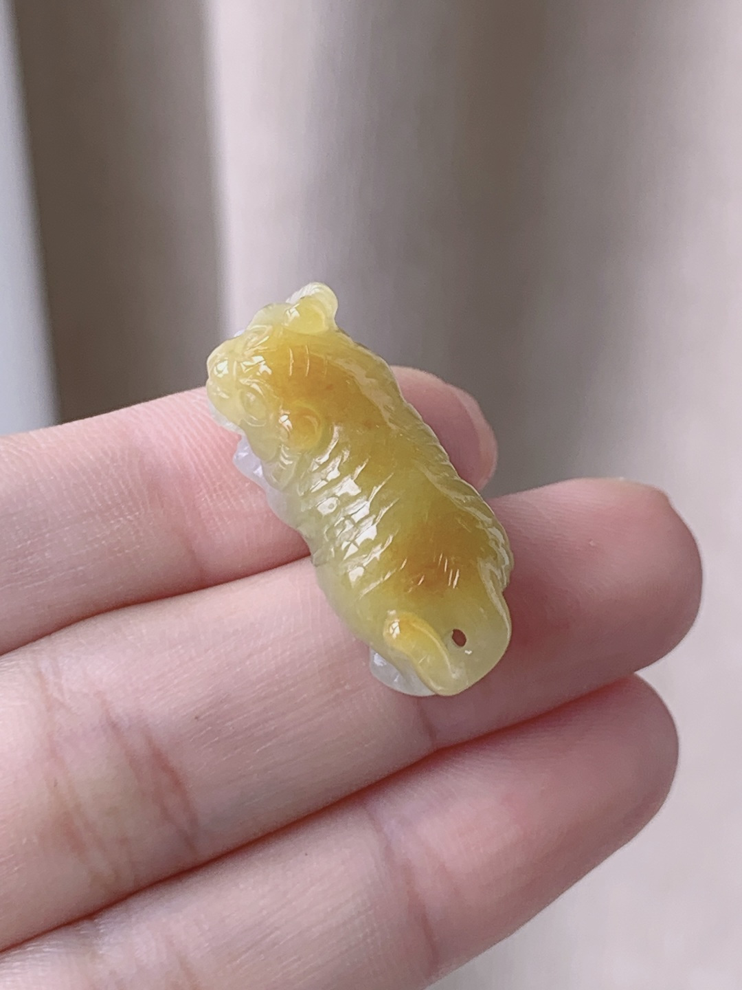 冰飘黄翡生肖虎牌吊坠 缅料 性比高 老虎 立体 生动 厚装 尺寸28.5-11-10.5 重量7.7克