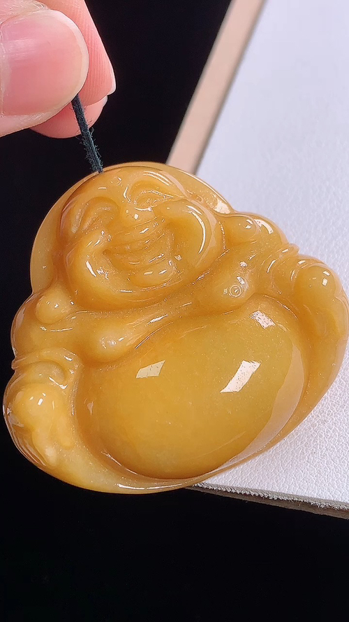 黄翡佛公，无裂，尺寸:44.0-48.9-12.7mm