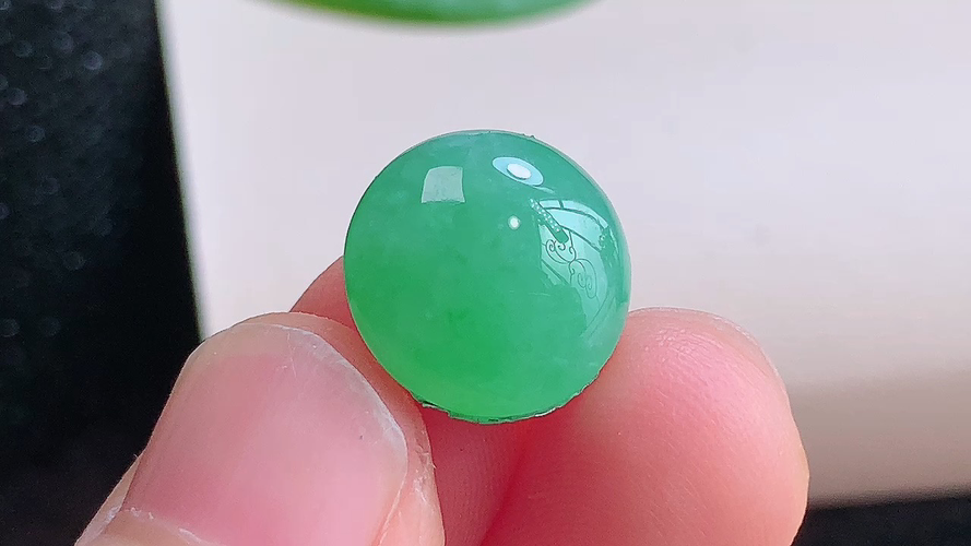 ️ 绿蛋，无裂，尺寸12.7-6.4mm，包A附证书