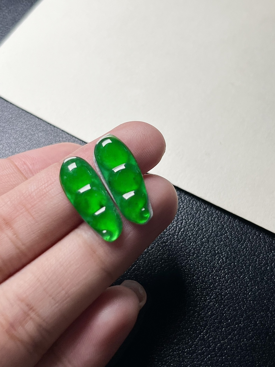 【福豆一对】种老细腻，色阳浓郁起胶尺寸：20.4*8.1*2.1，20.2*7.9*2.4,asd669
