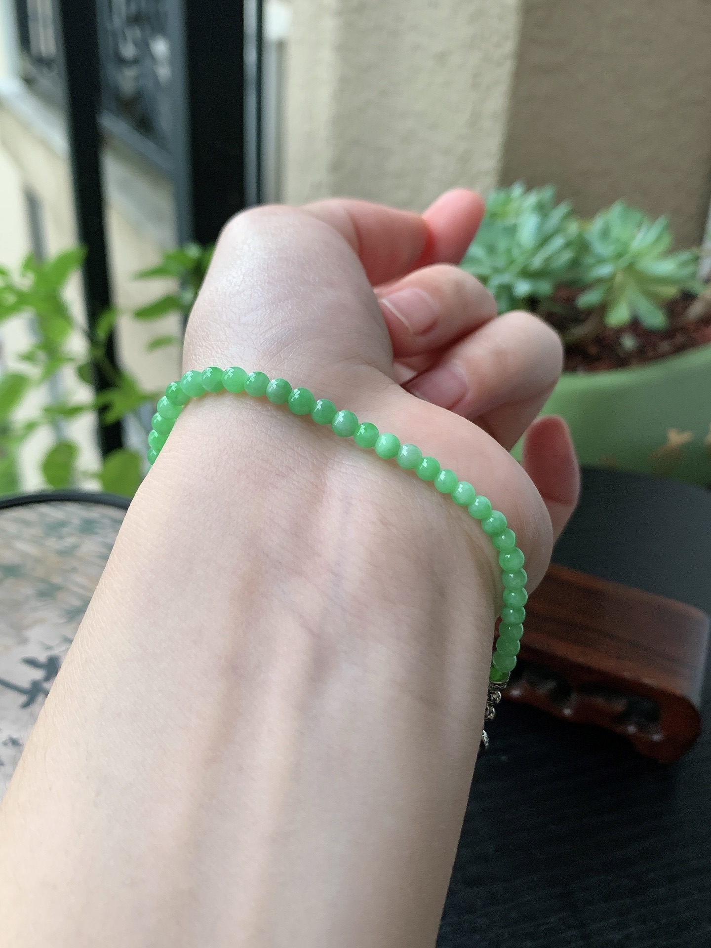 老坑冰种胶感飘阳绿圆珠手串 裸石尺寸:3.5mm
