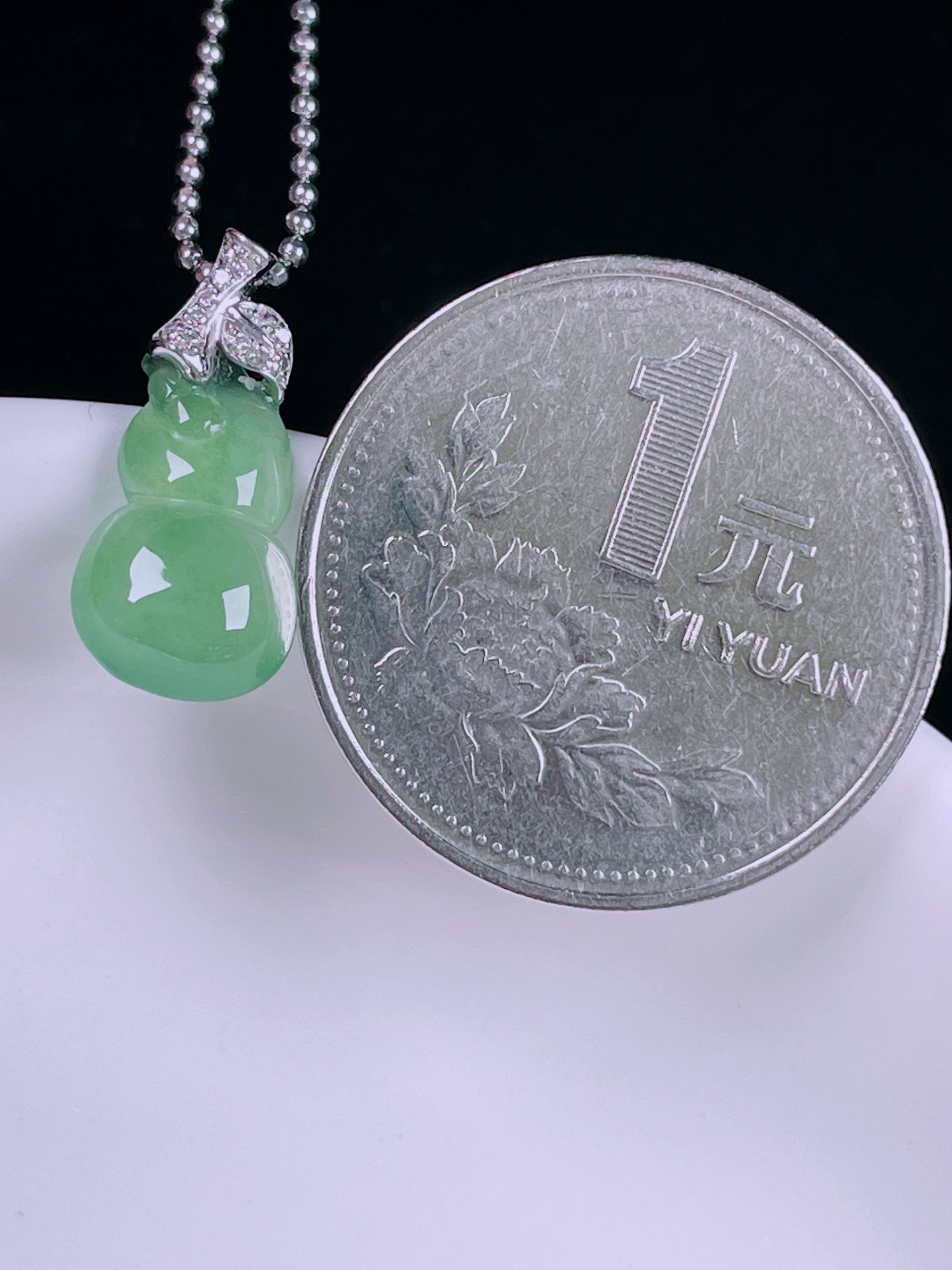 ️冰绿葫芦，老种起光，细底通透，尺寸：18.3/8.3/3.8mm0609