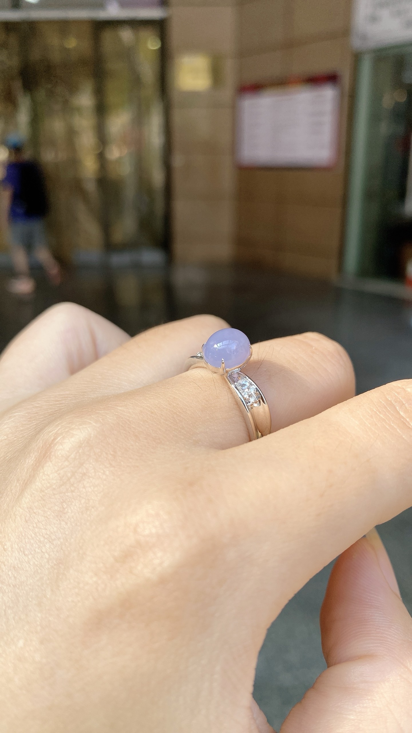 自然光 · 冰蛋面戒指 18K · 整：14.8*7.8*8.6mm 裸：7.8*6.6*4.5mm