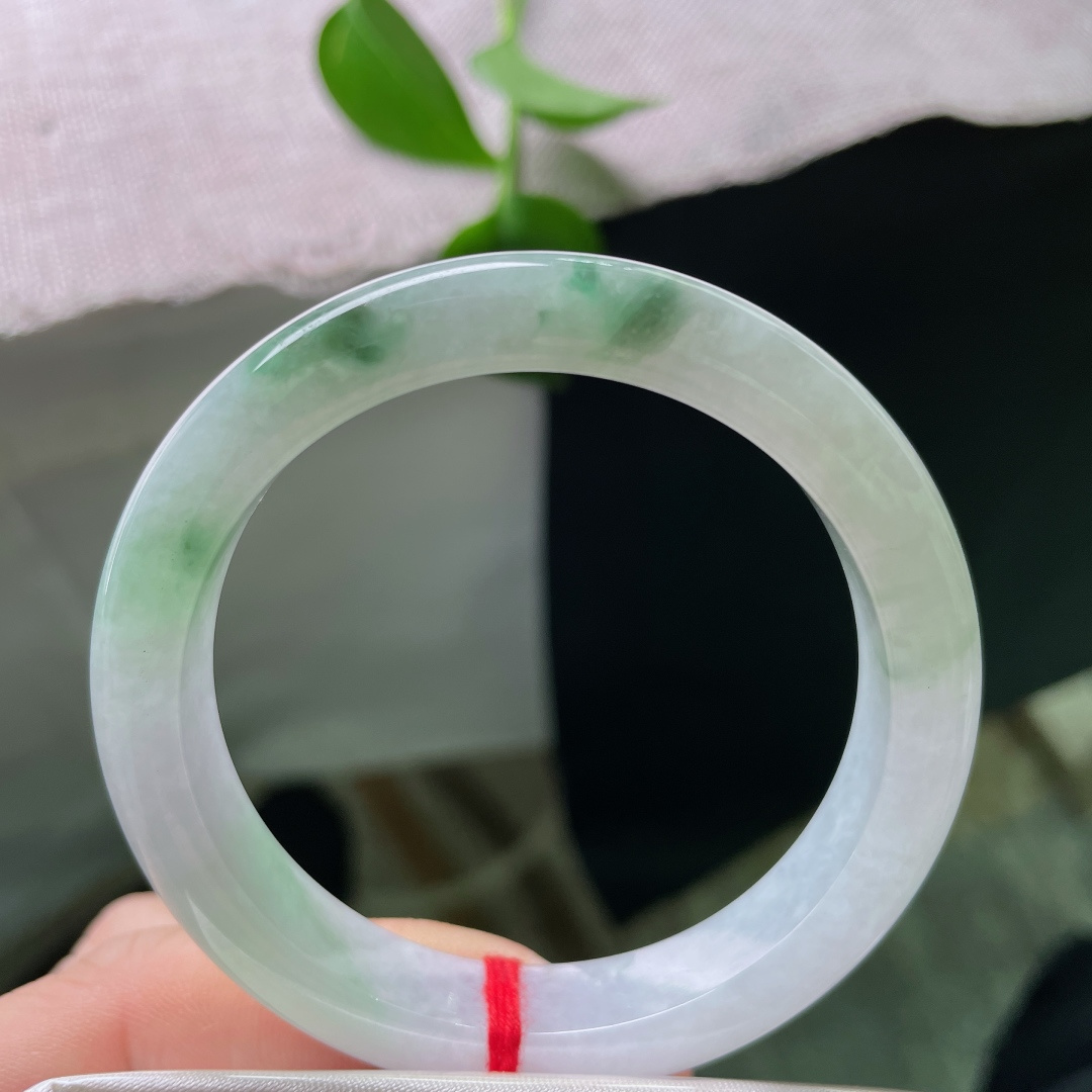 52.7/10.6/7.9飘花正圈口，水润细腻，清雅苑苑，贵气，有纹，ss53819a
