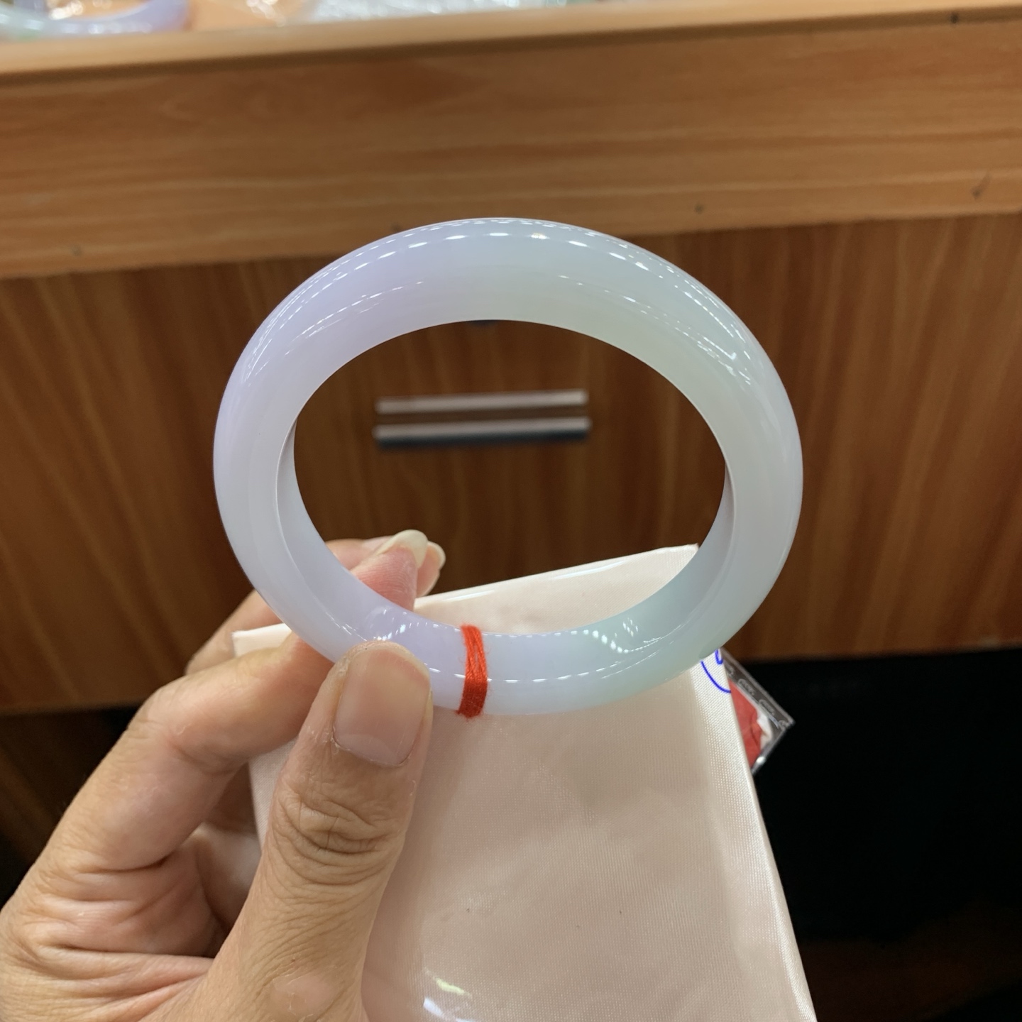 060820LJ 飘绿正圈翡翠手镯 57.1-11.9-9.3