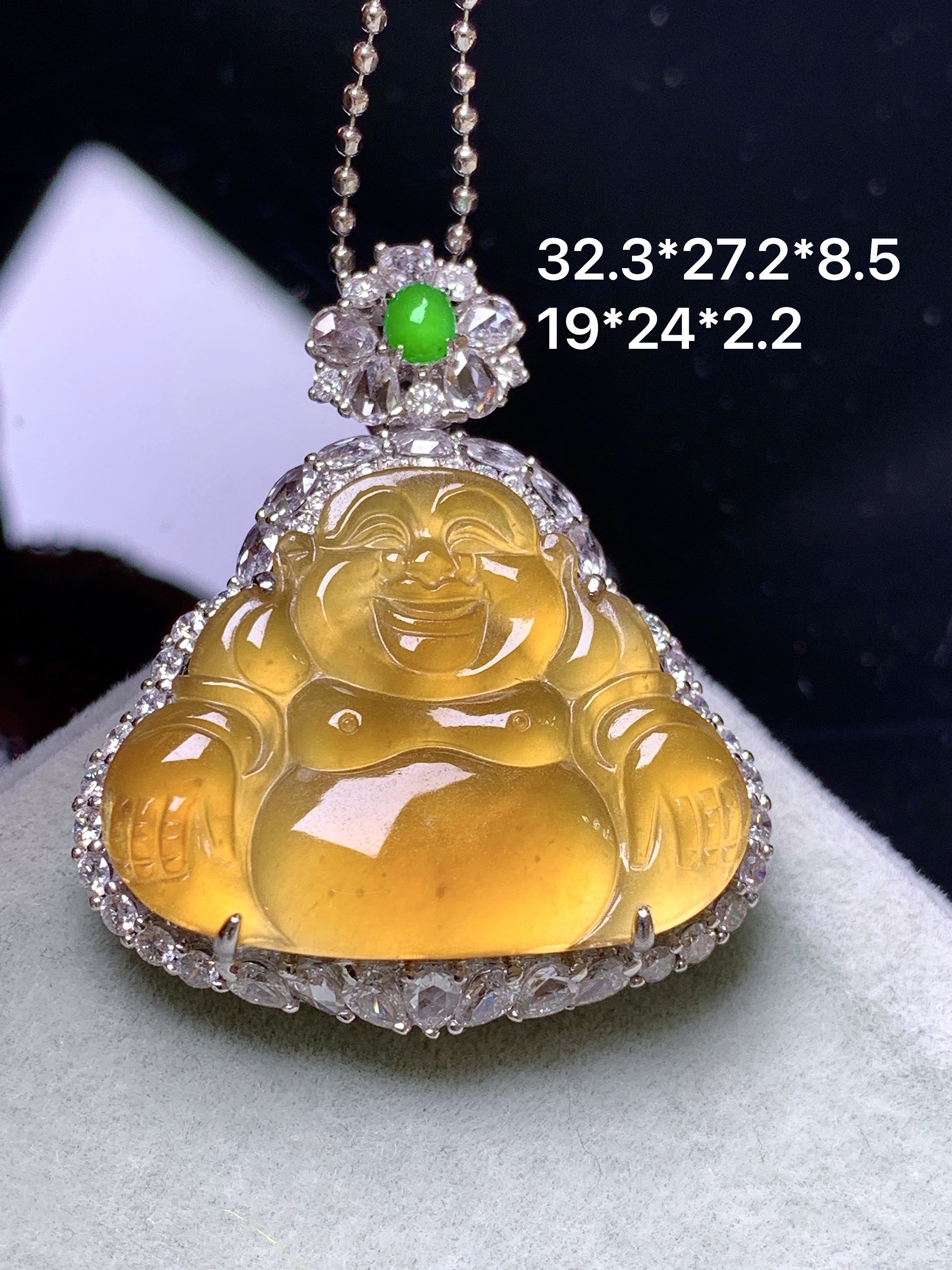 18k金钻镶嵌冰黄翡佛公吊坠 玉质细腻 色泽艳丽清新 整体尺寸32.3*27.2*8.5 m5