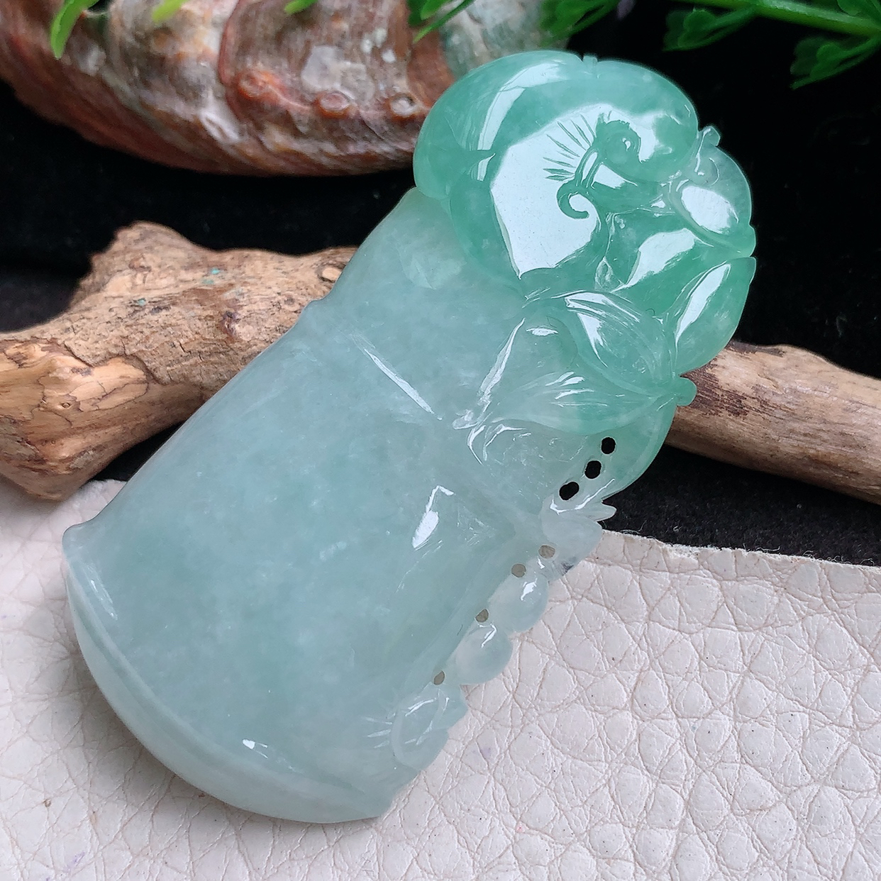zen实拍62.3*30.8*12缅甸翡翠精雕清新节节高 胸有成竹玉项坠 玉挂件