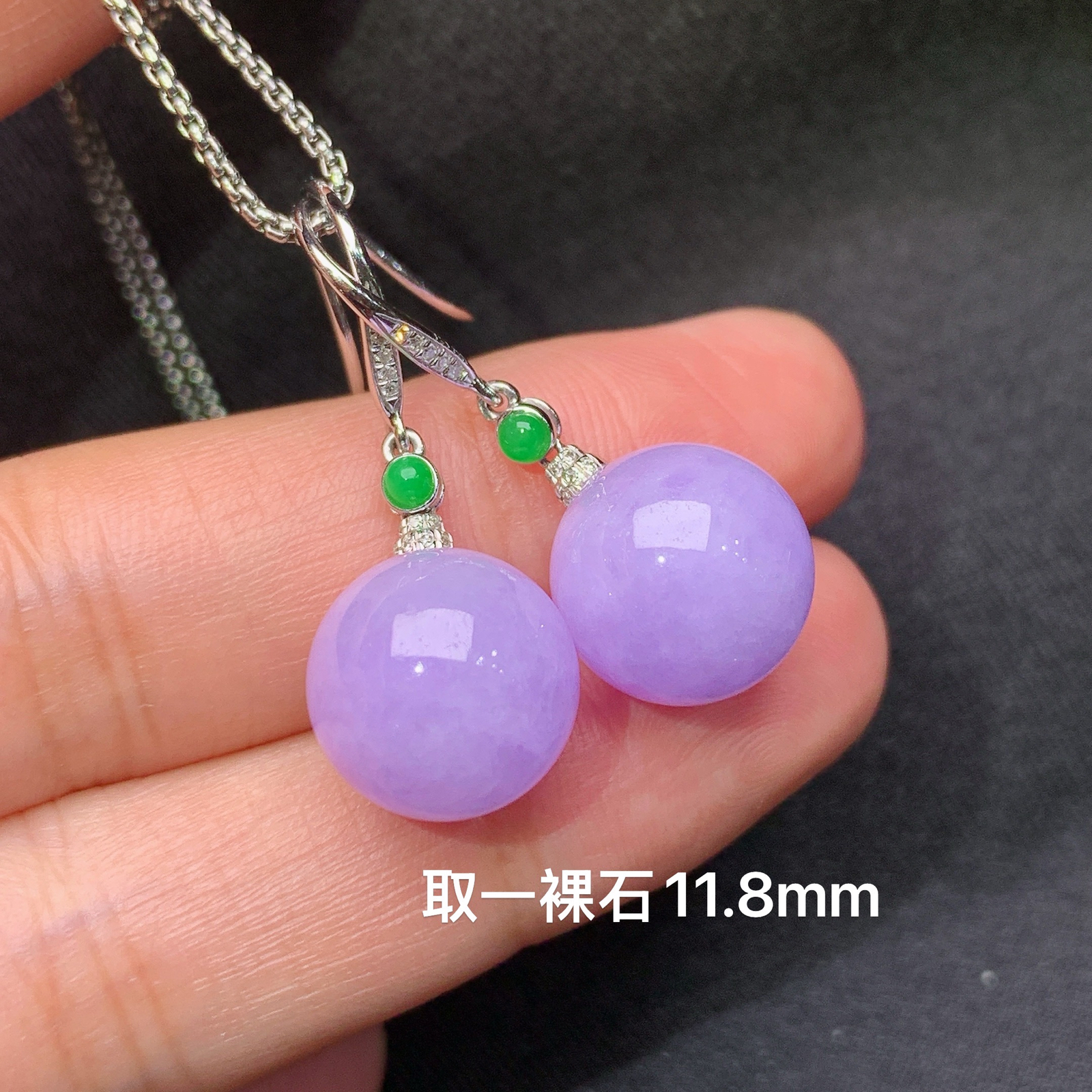紫罗兰圆珠耳坠，18k金镶嵌，温润细腻，颜色鲜艳，Ax 裸石11.8