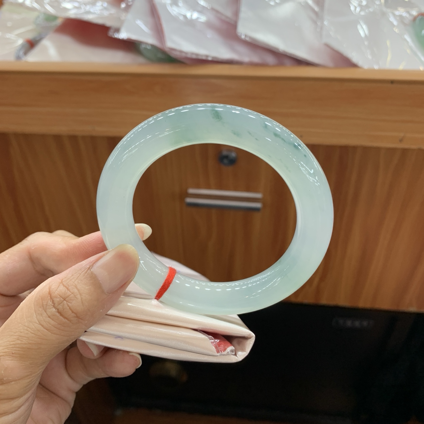 060851XY 冰飘花圆条翡翠手镯 57.6-11.8-12