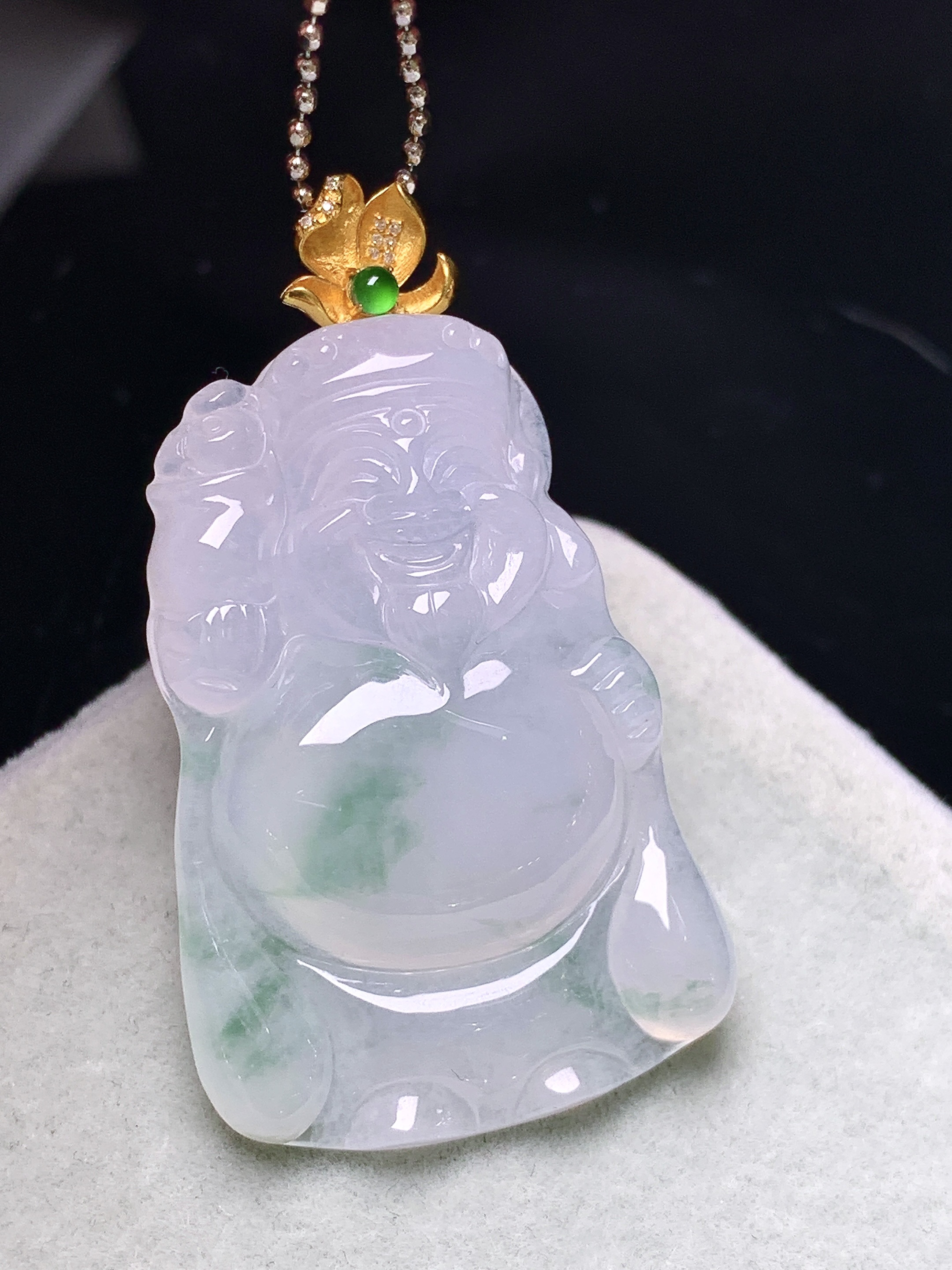 18k金钻镶嵌飘绿财神吊坠 玉质细腻 色泽艳丽清新 整体尺寸41.5*23.8*6.5 e1