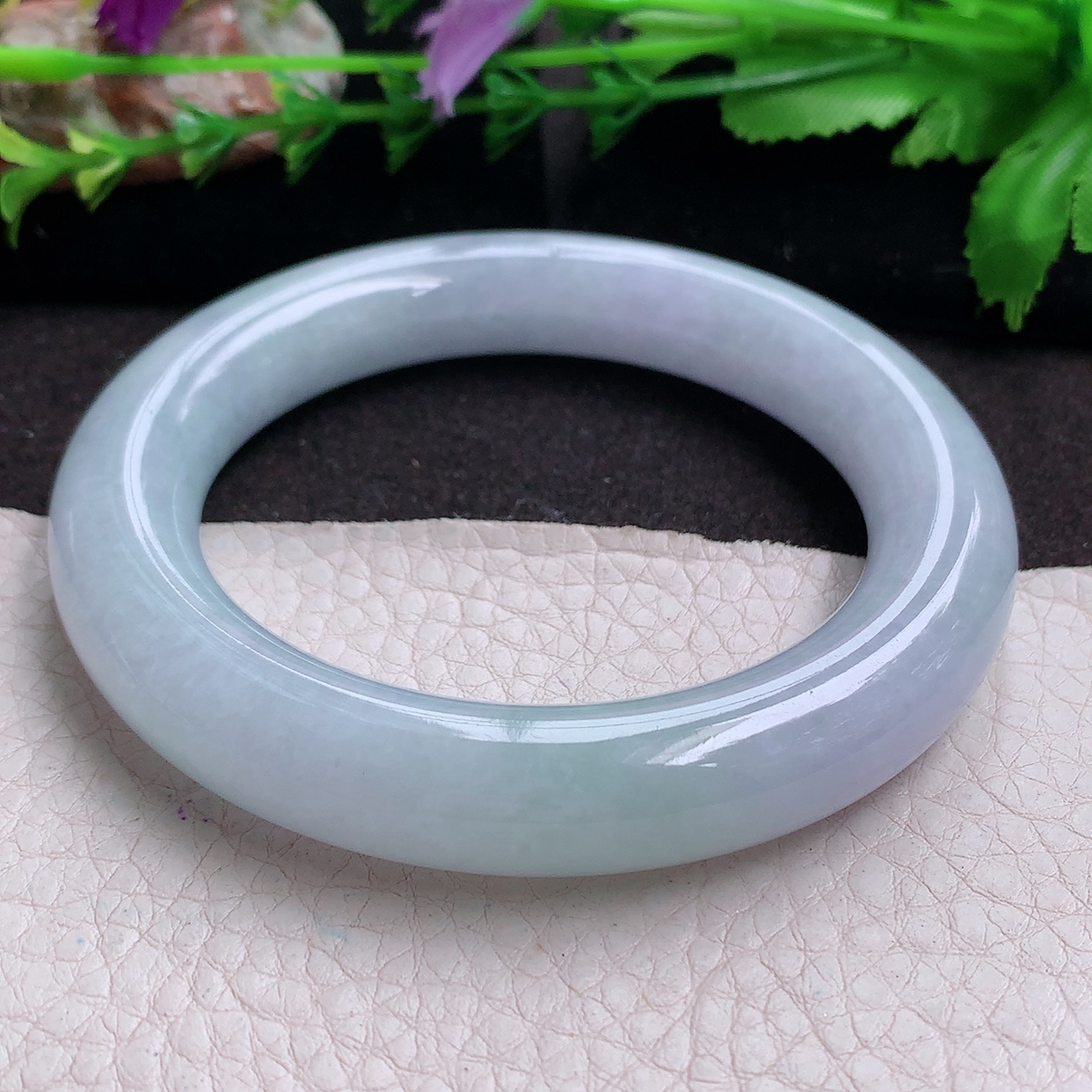 z实拍57.5*12胖圆镯 缅甸翡翠a货玉手镯 淡紫底细润正圈玉手环