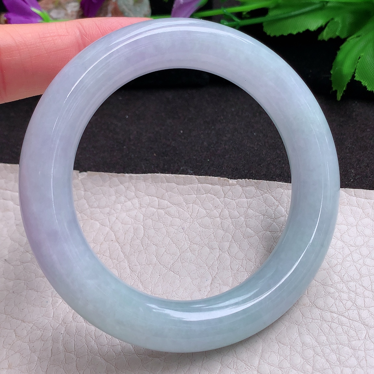 z实拍57.5*12胖圆镯 缅甸翡翠a货玉手镯 淡紫底细润正圈玉手环