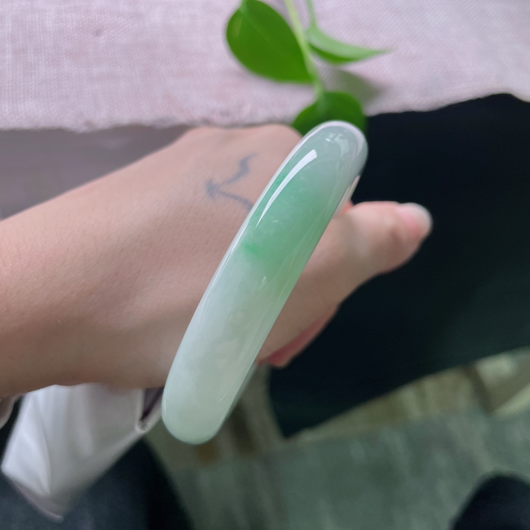58/12.6/8.6，飘阳绿正圈，俏丽若三春之桃，种老，细润，小细纹，ss53559a