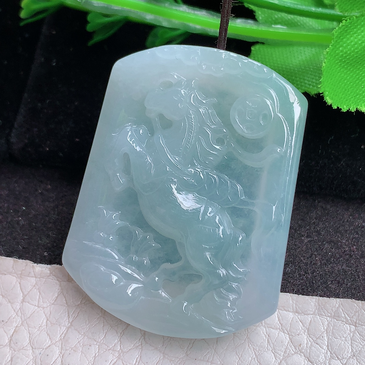 ktj实拍41*31.5*5.6缅甸翡翠a货精雕冰晴马上发财 生肖马玉吊坠