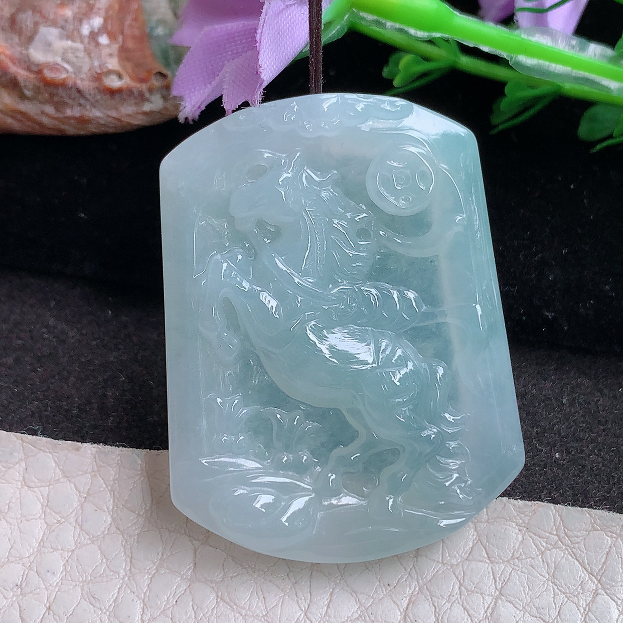 ktj实拍41*31.5*5.6缅甸翡翠a货精雕冰晴马上发财 生肖马玉吊坠