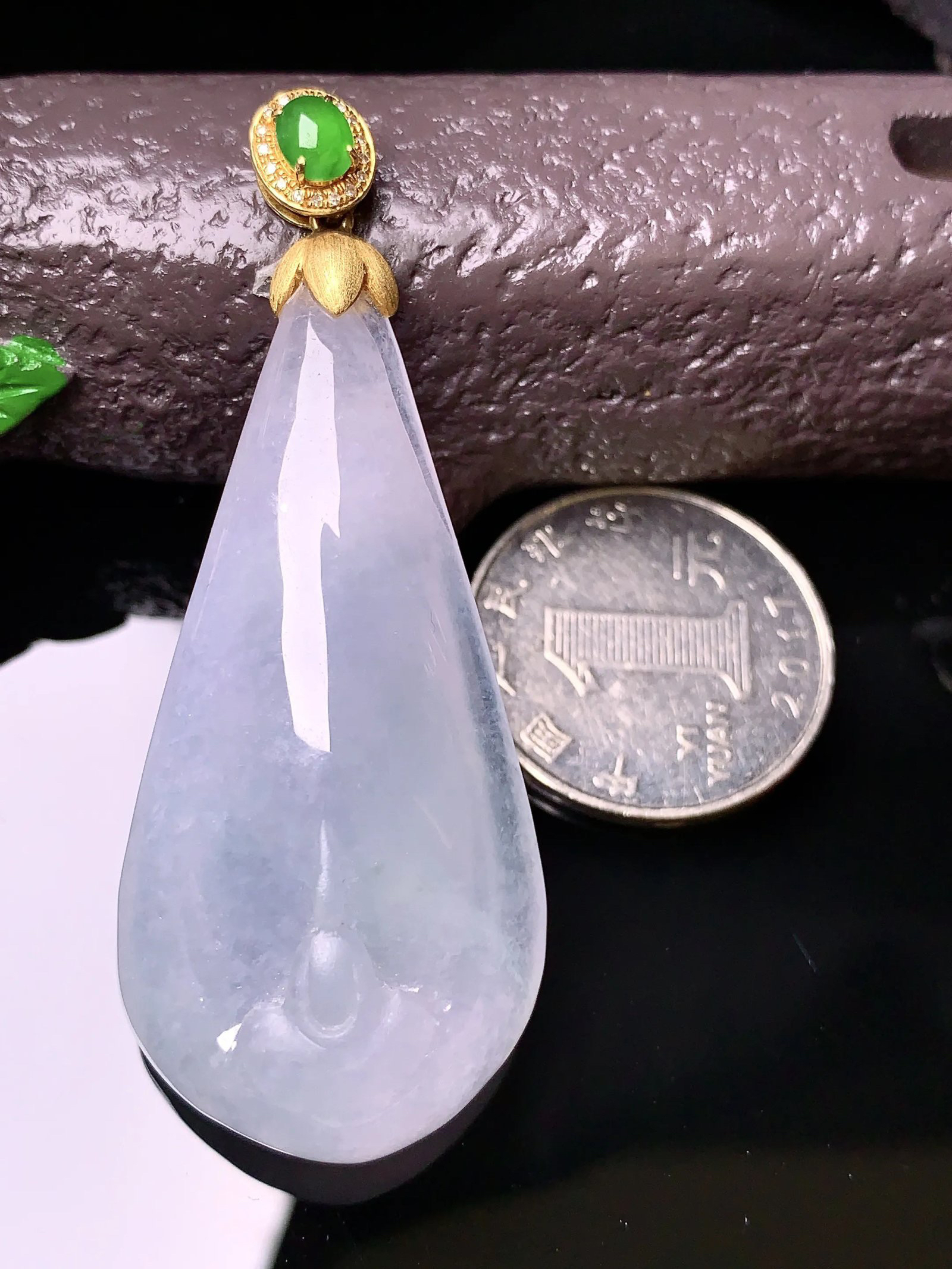 18k金镶嵌冰种悟道吊坠 玉质细腻 色泽艳丽清新 整体尺寸60.2*24.5*12 f4