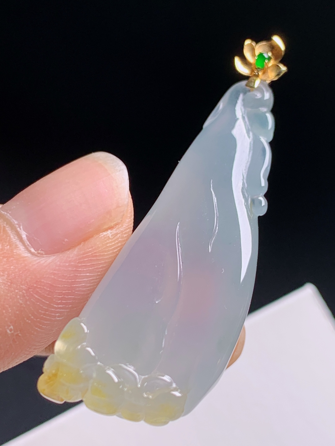 冰飘黄翡玉兰花吊坠，18K金镶阳绿顶珠，冰润雅致，花开富贵 080605
