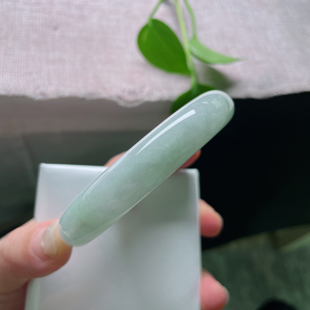 58/12.6/8.6，飘阳绿正圈，俏丽若三春之桃，种老，细润，小细纹，ss53559a