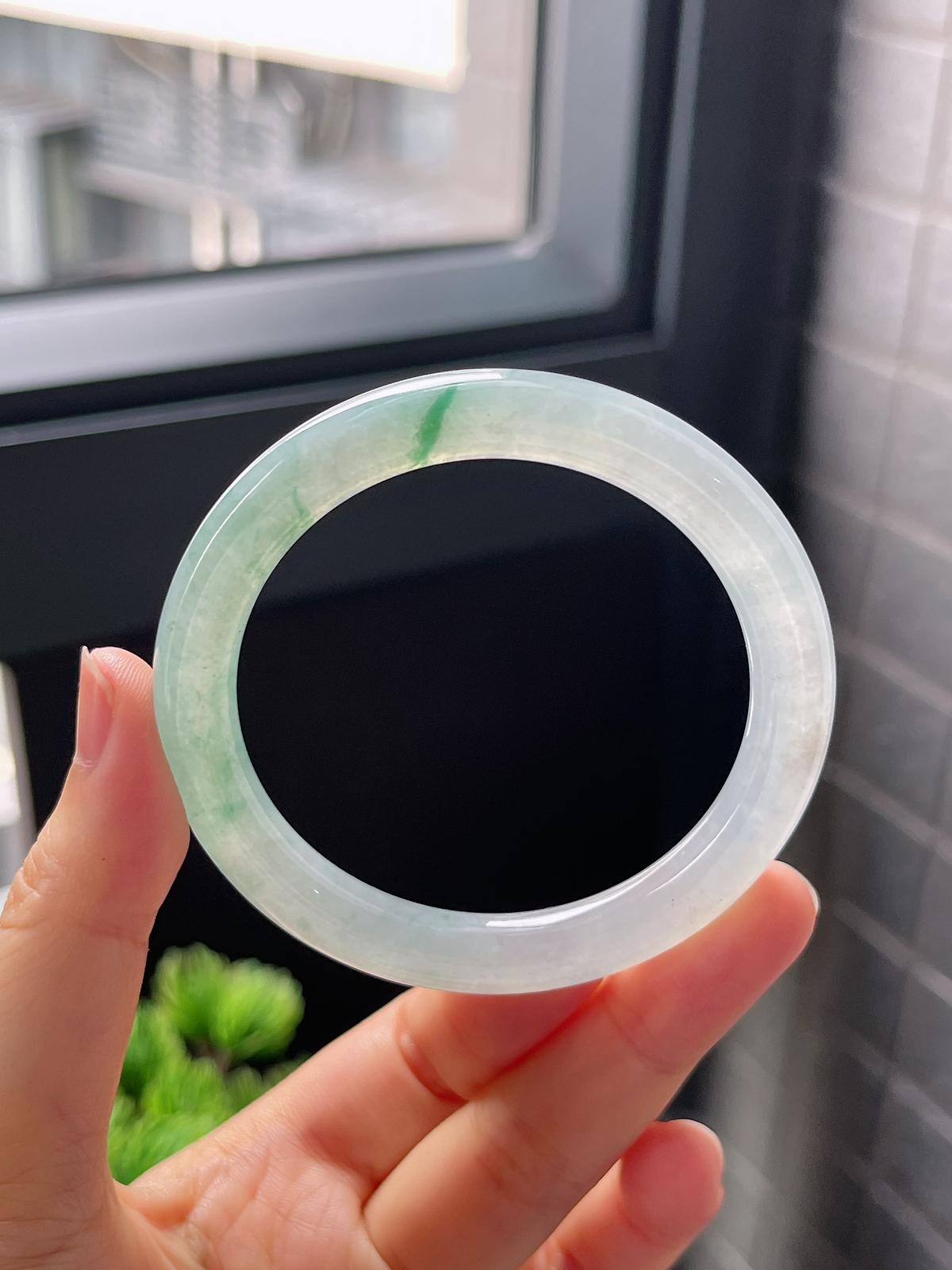 圈口51.2，冰糯飘花细圆条翡翠手镯