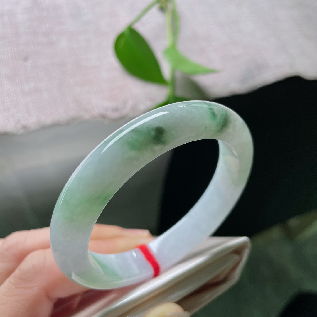 52.7/10.6/7.9飘花正圈口，水润细腻，清雅苑苑，贵气，有纹，ss53819a
