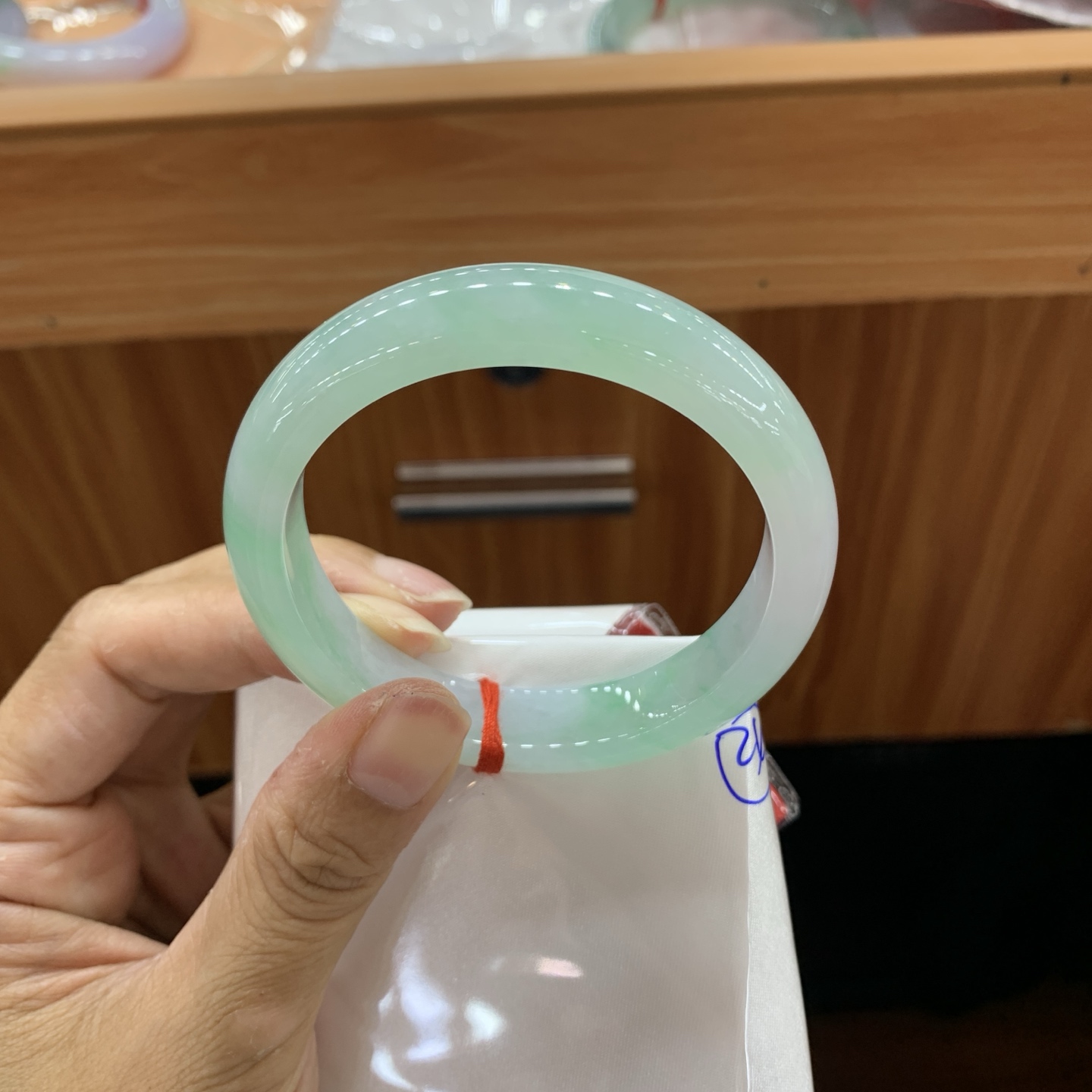 冰飘绿正圈翡翠手镯 54.8-11.8-8.3
