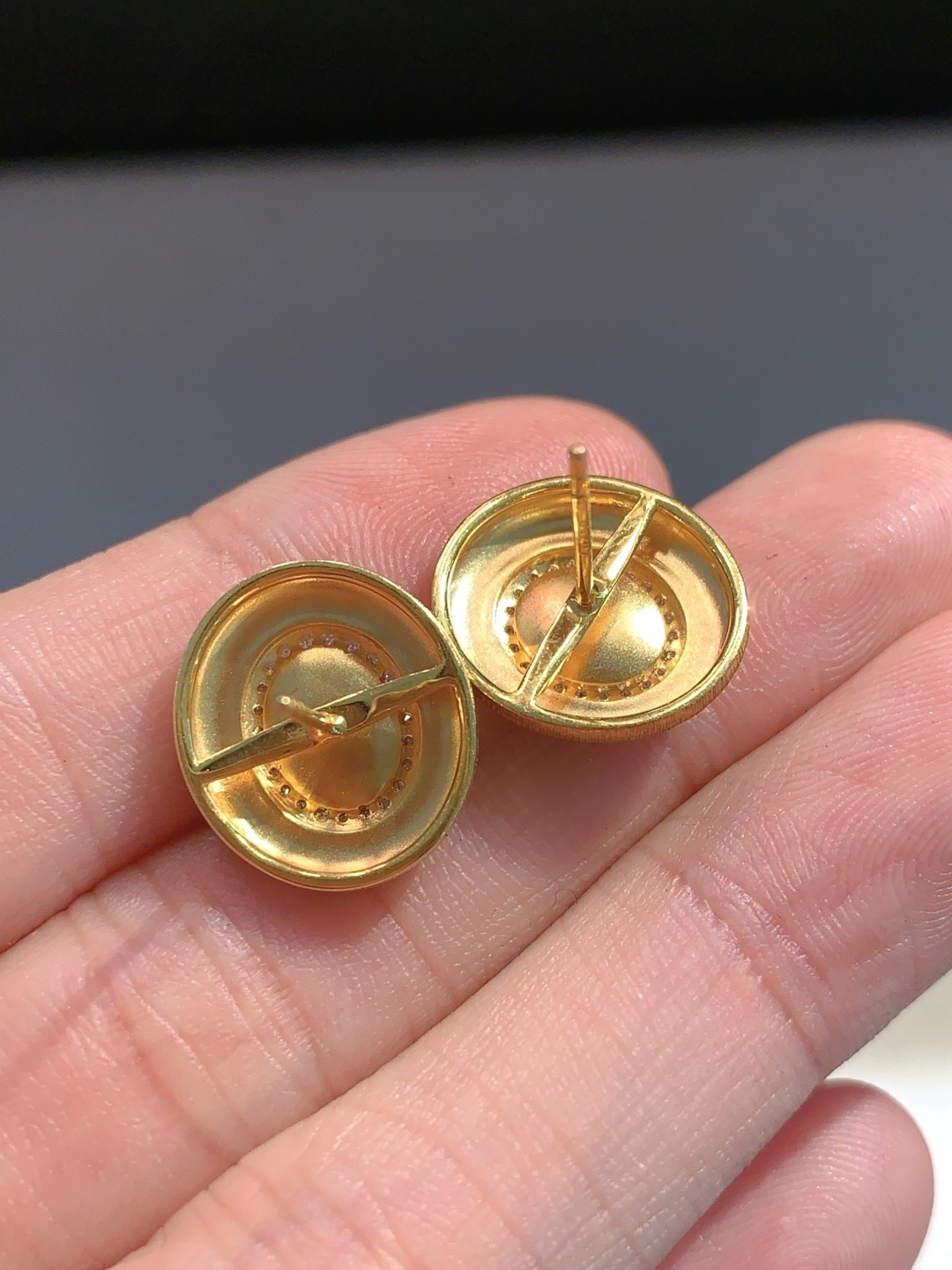 正冰阳绿蛋面耳钉 ，布契拉提风~ 色泽清新 简约灵气，15.2-13.5-5.6