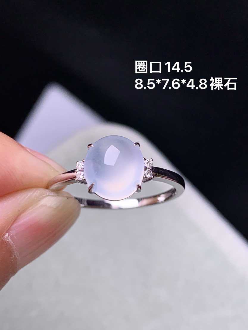 18k金钻镶嵌冰种蛋面戒指 玉质细腻 色泽艳丽清新 圈口14.5 整体尺寸8.5*7.6*4.8 b2