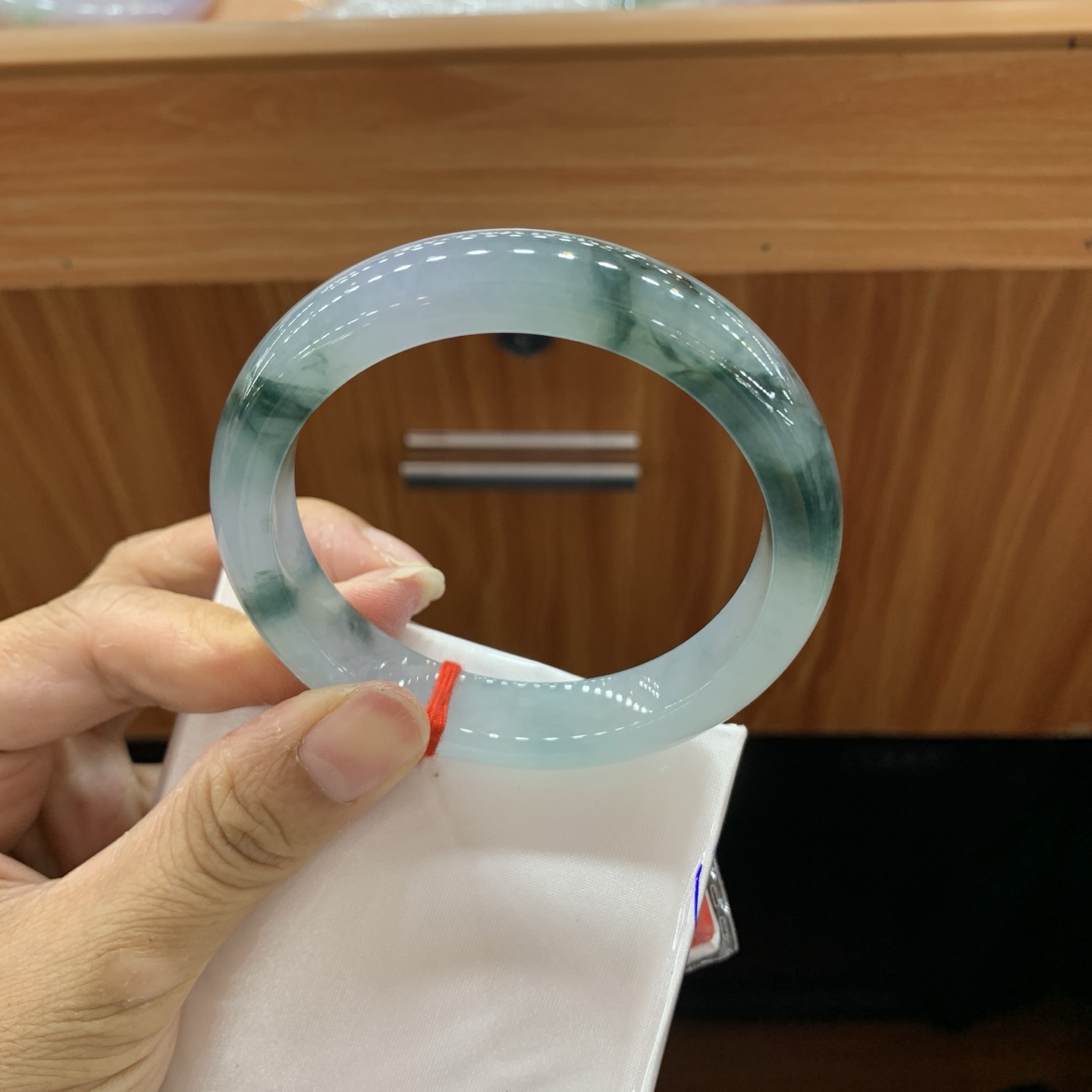 060819LJ 飘花正圈翡翠手镯 56.7-12.1-8.3